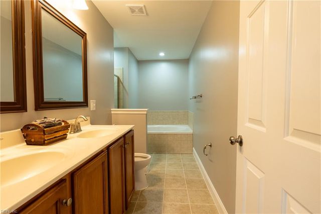 206 Ashton DR, Yorktown, VA 23690