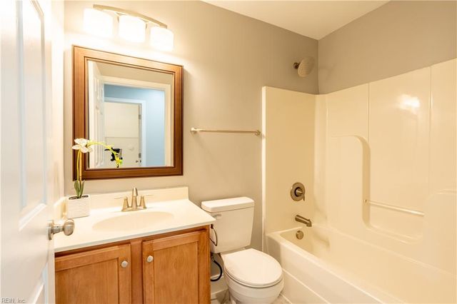 206 Ashton DR, Yorktown, VA 23690