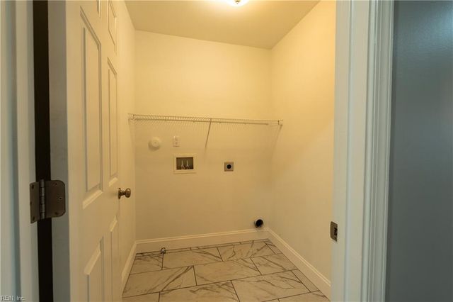 206 Ashton DR, Yorktown, VA 23690