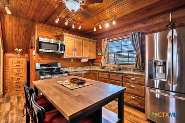 820 County Road 339, Moody, TX 76557