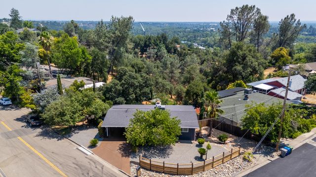 303 Pearl Street, Redding, CA 96003