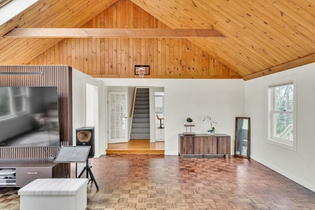 346 Still River Rd, Bolton, MA 01740