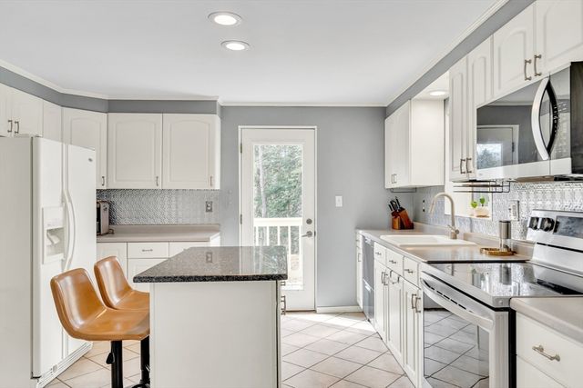 346 Still River Rd, Bolton, MA 01740