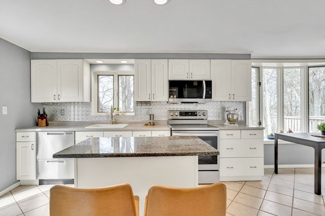 346 Still River Rd, Bolton, MA 01740