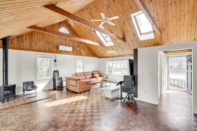 346 Still River Rd, Bolton, MA 01740