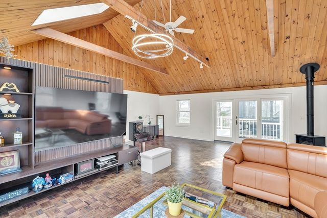 346 Still River Rd, Bolton, MA 01740