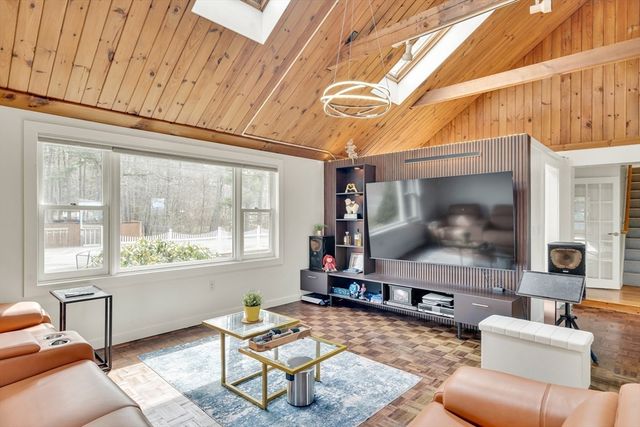 346 Still River Rd, Bolton, MA 01740