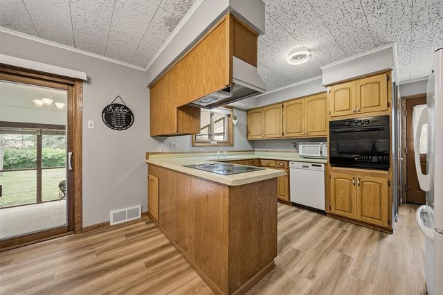 1602 Drury Court, Eau Claire, WI 54703