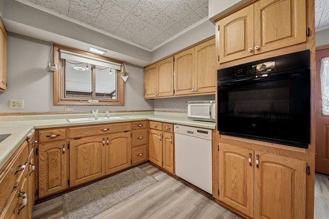 1602 Drury Court, Eau Claire, WI 54703