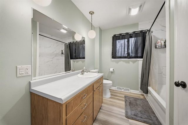 1602 Drury Court, Eau Claire, WI 54703