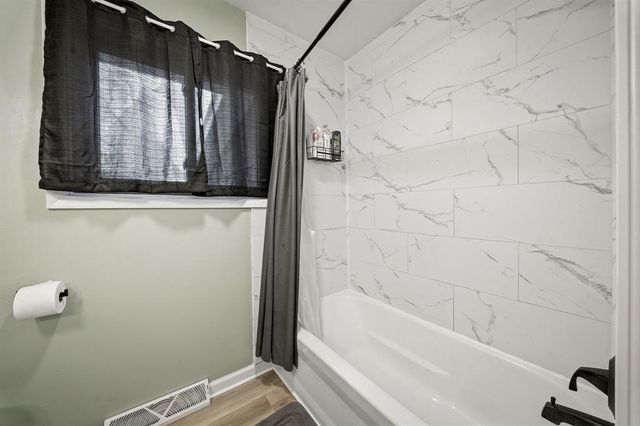 1602 Drury Court, Eau Claire, WI 54703