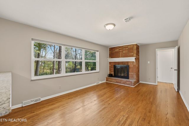 104 Case Lane, Oak Ridge, TN 37830