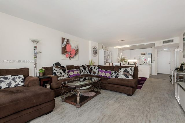 2801 NE 183rd St 1108W, Aventura, FL 33160