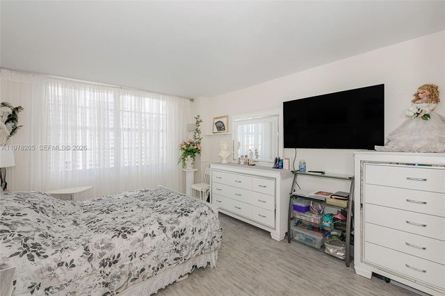 2801 NE 183rd St 1108W, Aventura, FL 33160