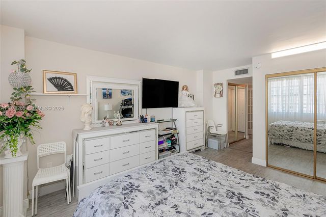 2801 NE 183rd St 1108W, Aventura, FL 33160