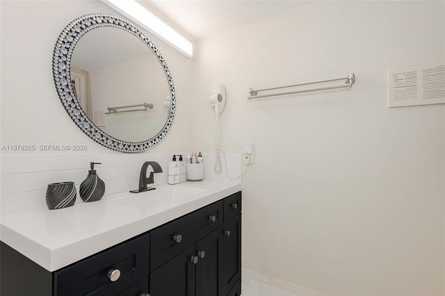 2801 NE 183rd St 1108W, Aventura, FL 33160