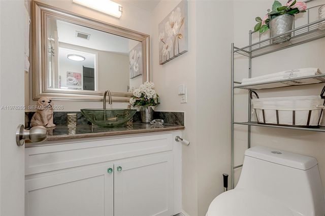 2801 NE 183rd St 1108W, Aventura, FL 33160