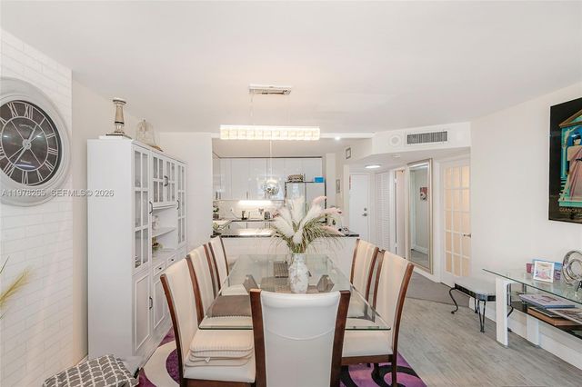 2801 NE 183rd St 1108W, Aventura, FL 33160