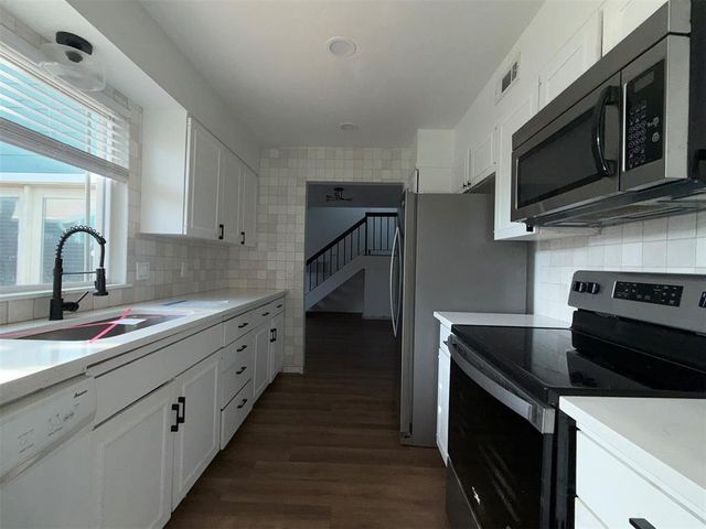 2831 Indian Creek Boulevard, Oklahoma City, OK 73120