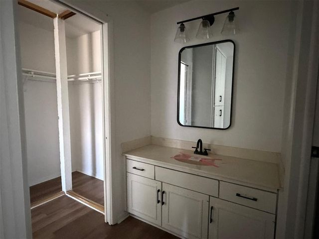 2831 Indian Creek Boulevard, Oklahoma City, OK 73120
