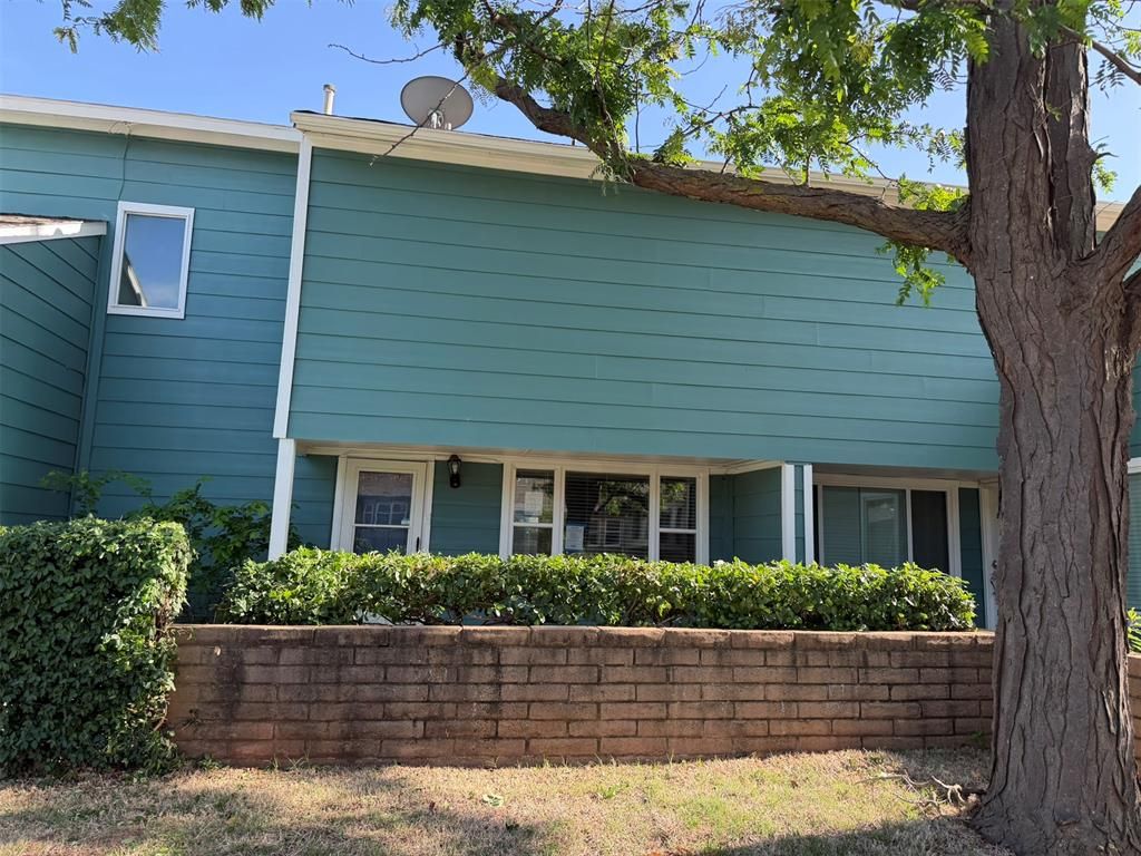 2831 Indian Creek Boulevard, Oklahoma City, OK 73120