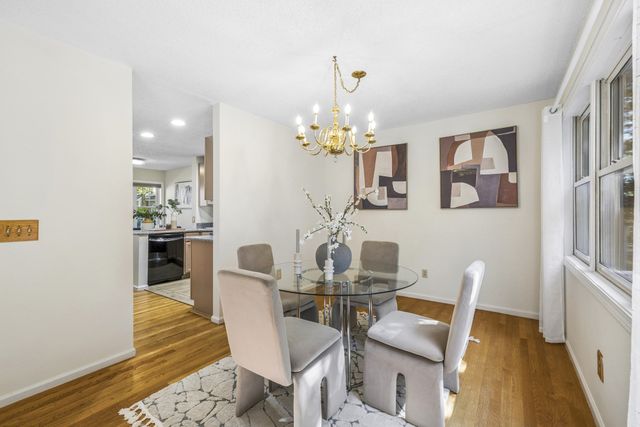 21 Treetop Ct 21, Burlington, MA 01803