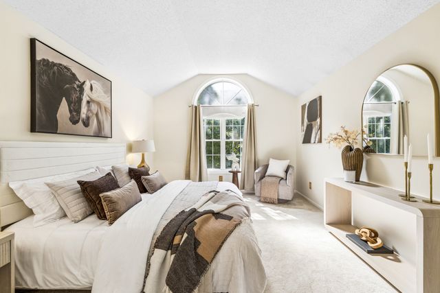 21 Treetop Ct 21, Burlington, MA 01803