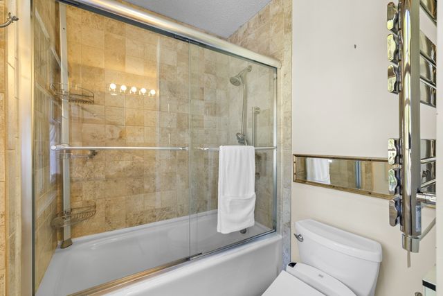 21 Treetop Ct 21, Burlington, MA 01803