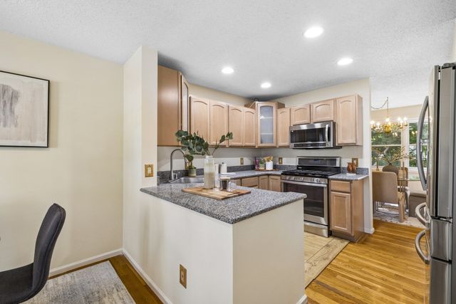 21 Treetop Ct 21, Burlington, MA 01803