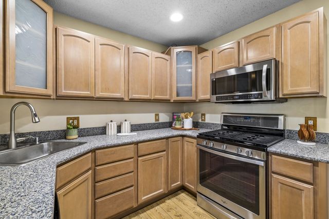 21 Treetop Ct 21, Burlington, MA 01803