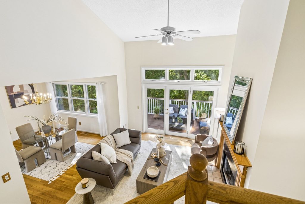 21 Treetop Ct 21, Burlington, MA 01803