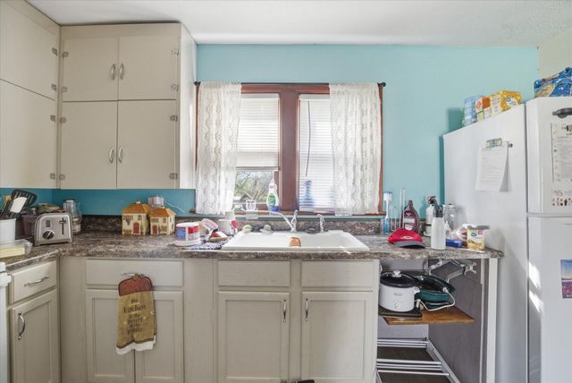 1725 N Weller Avenue, Springfield, MO 65803