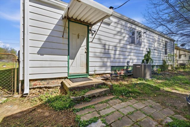 1725 N Weller Avenue, Springfield, MO 65803