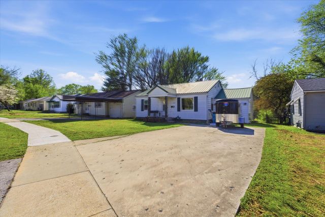 1725 N Weller Avenue, Springfield, MO 65803