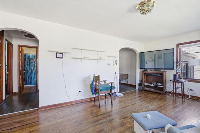 1725 N Weller Avenue, Springfield, MO 65803