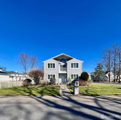932 Beatrice Parkway, Edison, NJ 08820
