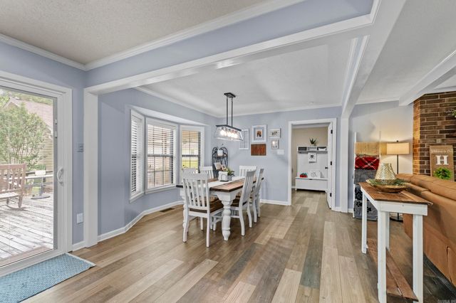 132 N Valley Rd, Searcy, AR 72143