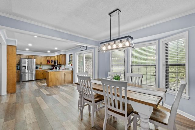 132 N Valley Rd, Searcy, AR 72143