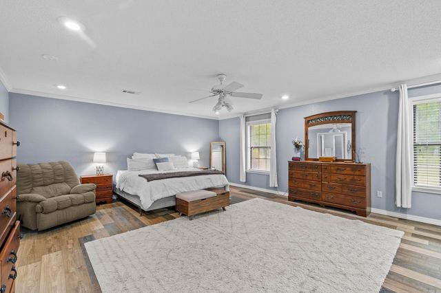 132 N Valley Rd, Searcy, AR 72143