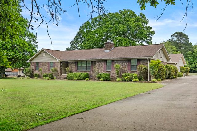 132 N Valley Rd, Searcy, AR 72143