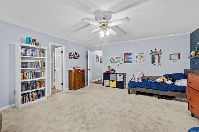 132 N Valley Rd, Searcy, AR 72143