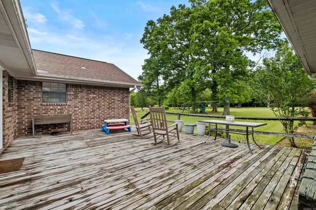 132 N Valley Rd, Searcy, AR 72143