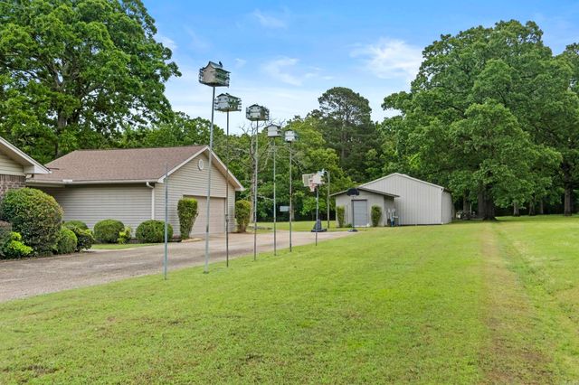 132 N Valley Rd, Searcy, AR 72143