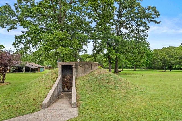132 N Valley Rd, Searcy, AR 72143