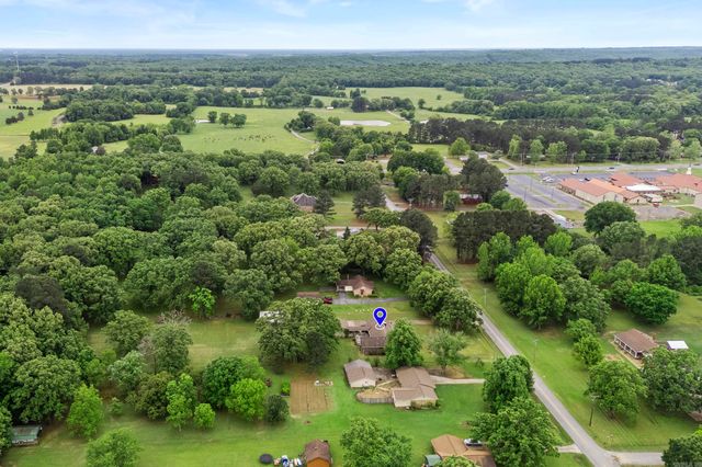132 N Valley Rd, Searcy, AR 72143