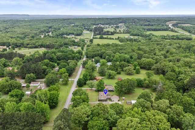 132 N Valley Rd, Searcy, AR 72143