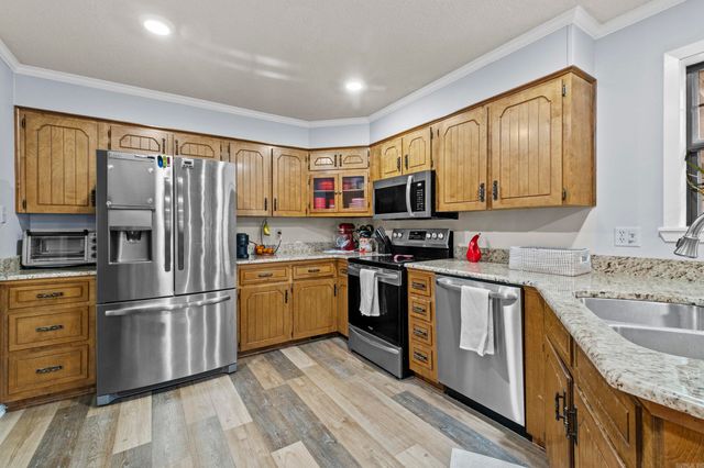 132 N Valley Rd, Searcy, AR 72143