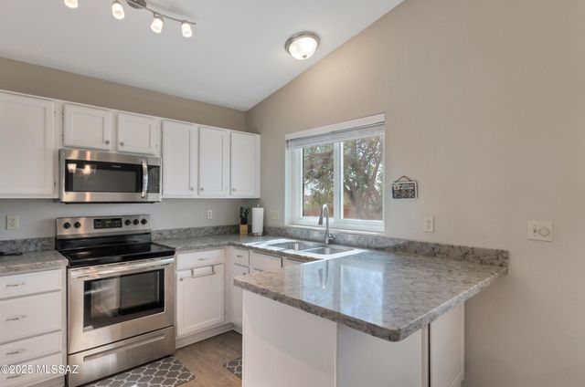 11561 N Eagle Peak Drive, Oro Valley, AZ 85737