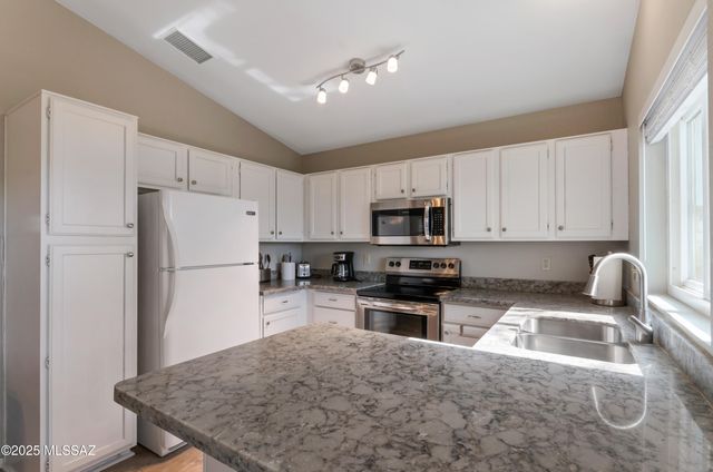 11561 N Eagle Peak Drive, Oro Valley, AZ 85737