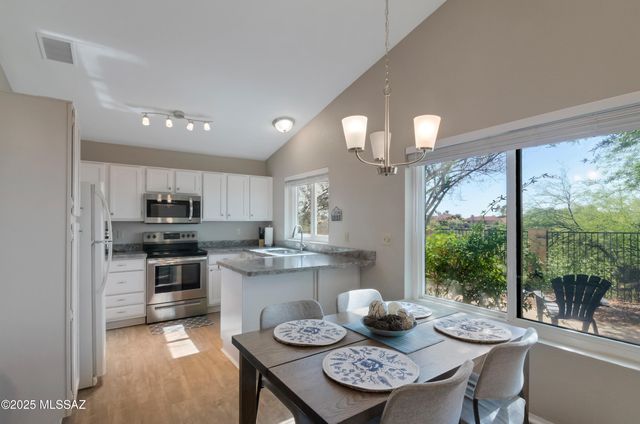 11561 N Eagle Peak Drive, Oro Valley, AZ 85737